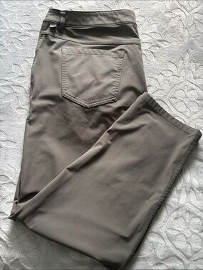 lululemon athletica Men's Sage Straight-Leg Chinos 40 x 28